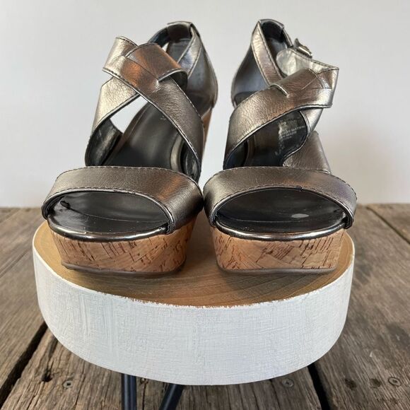 Nine West Wedge Heel Sandals Size 7.5 EUC - Picture 2 of 7